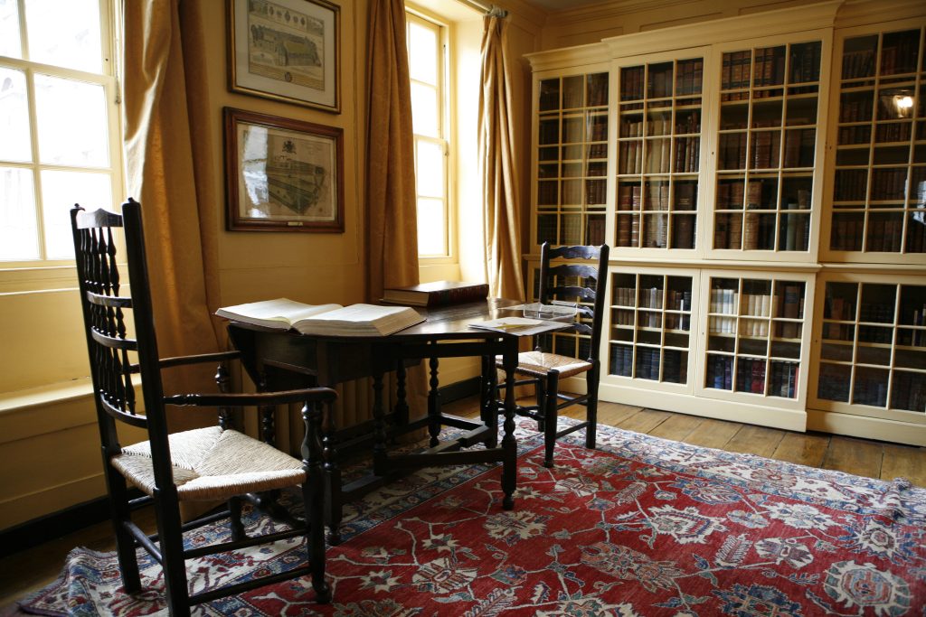 Dr Johnson's House Library
